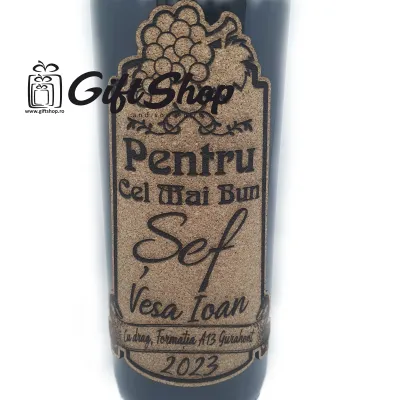 Pentru cel mai bun sef, numele si anul dorit, vin rosu cabernet sauvignon, demisec, 750ml, 13.5% alcool