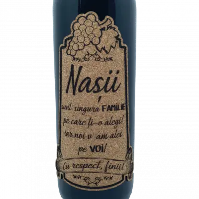 Nasii sunt singura familie, eticheta pluta cu mesaj